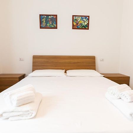 Theo'S Rooms Ольбия Экстерьер фото