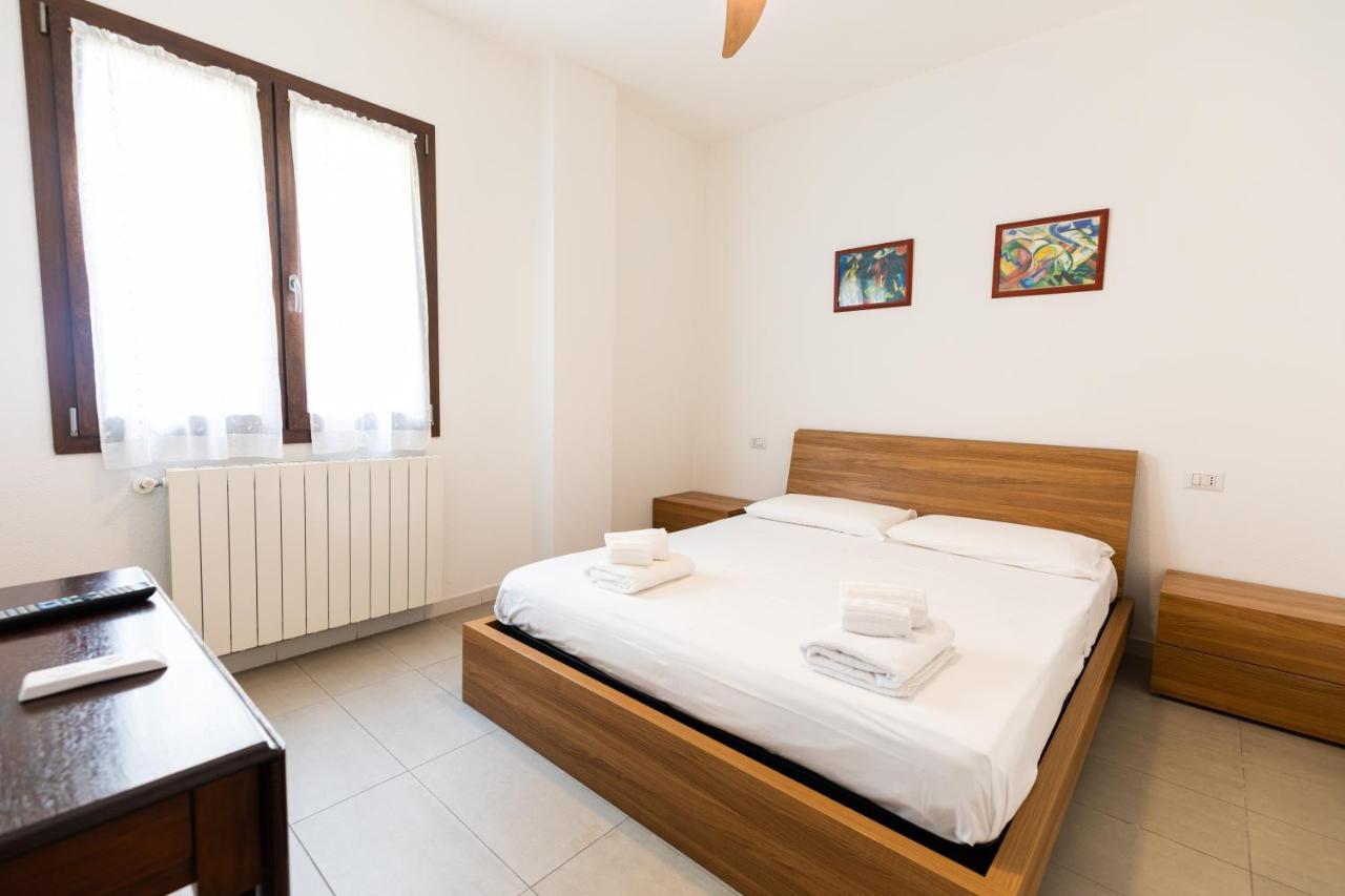 Theo'S Rooms Ольбия Экстерьер фото